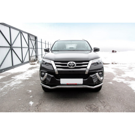 Защита переднего бампера d57 "волна" Toyota Fortuner (2017)